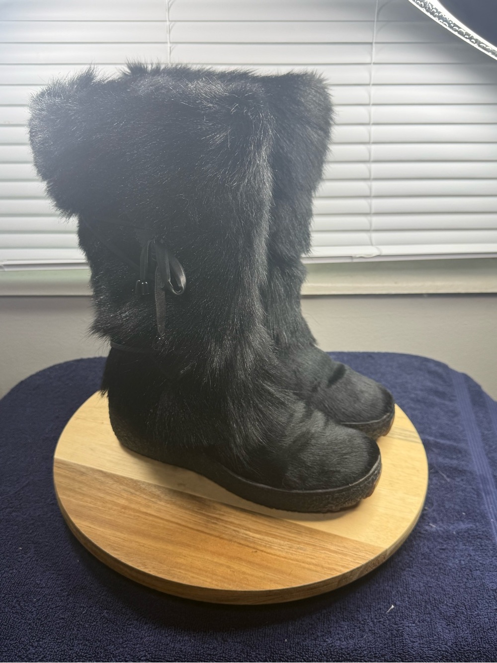 Oscar IR Regina Fur Boots (Women’s 10)